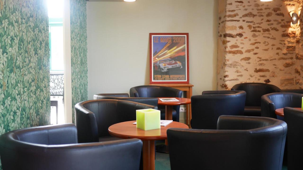 Hotel Logis Saint Louis La Suze-sur-Sarthe Exterior foto