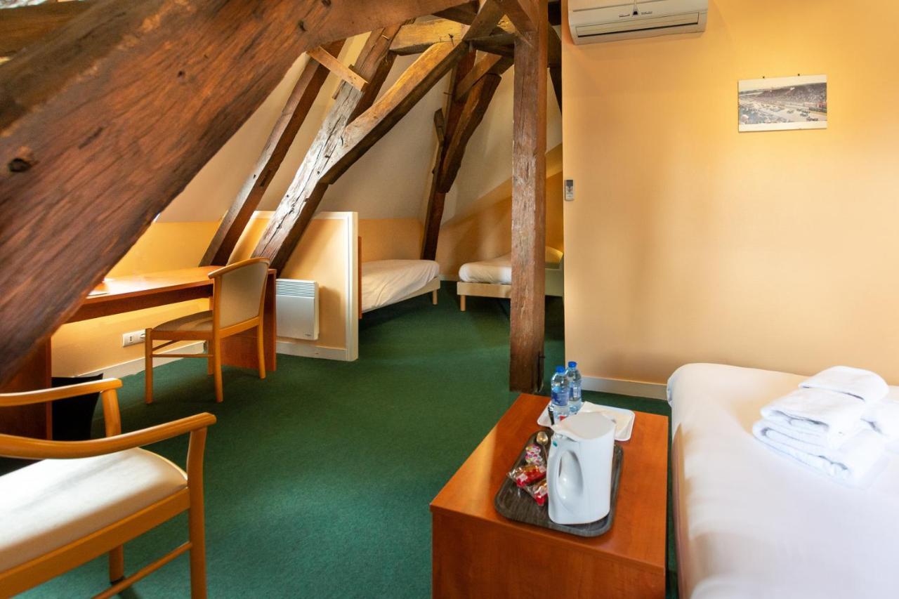 Hotel Logis Saint Louis La Suze-sur-Sarthe Exterior foto